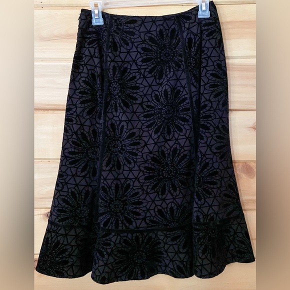 East 5th Black Velvet Floral A-Line Skirt. Vintage Velvet Floral Skirt Y2K - Picture 3 of 12